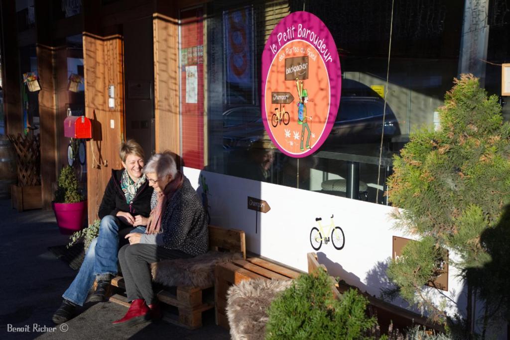 Backpacker Le Petit Baroudeur Hostel Champery Exterior photo