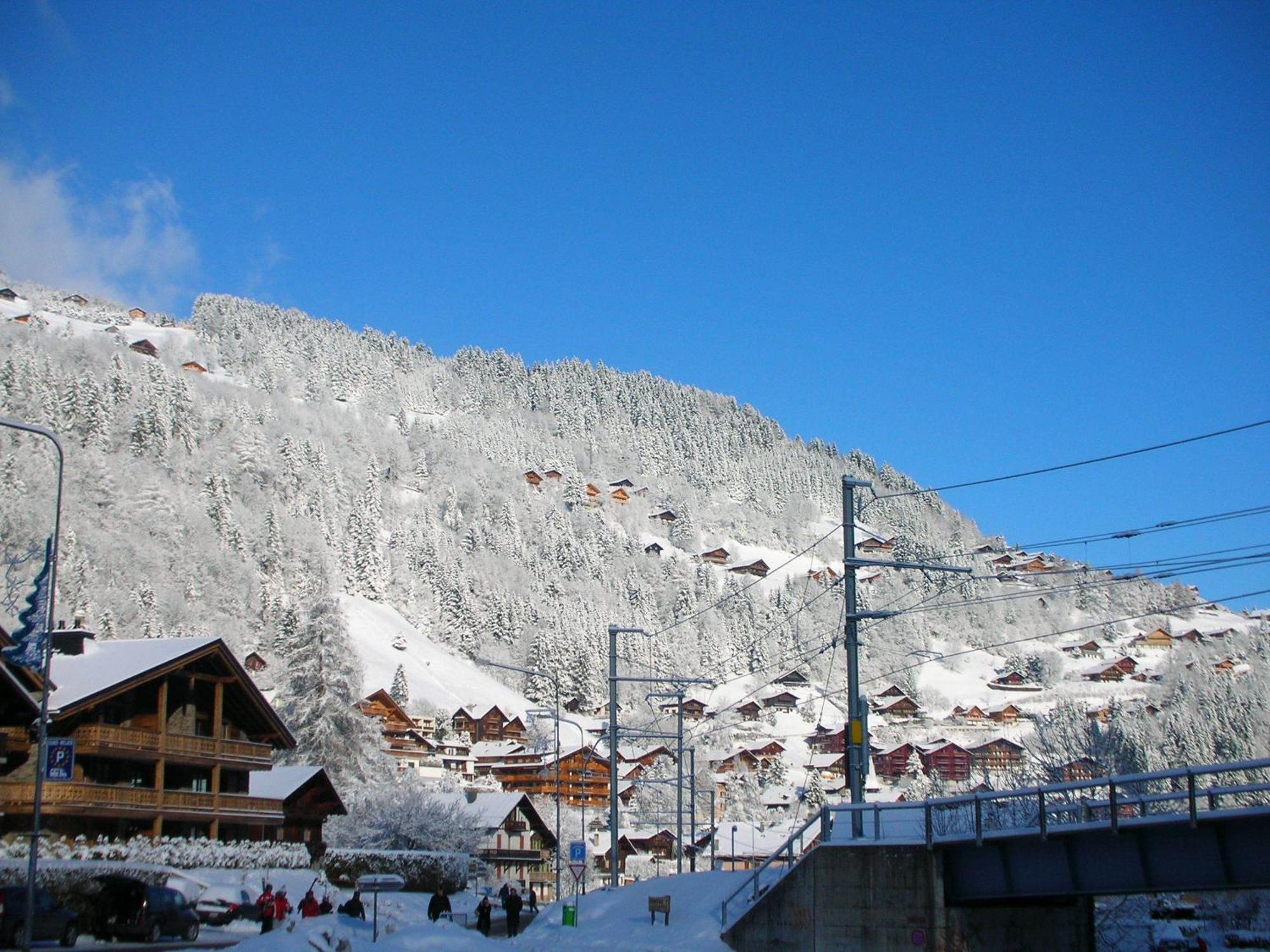 Backpacker Le Petit Baroudeur Hostel Champery Exterior photo