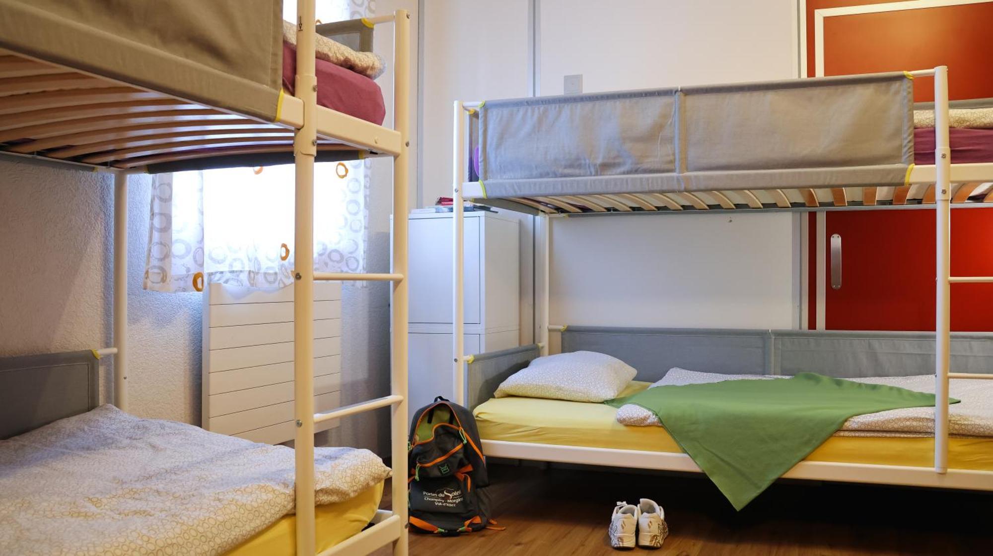 Backpacker Le Petit Baroudeur Hostel Champery Exterior photo
